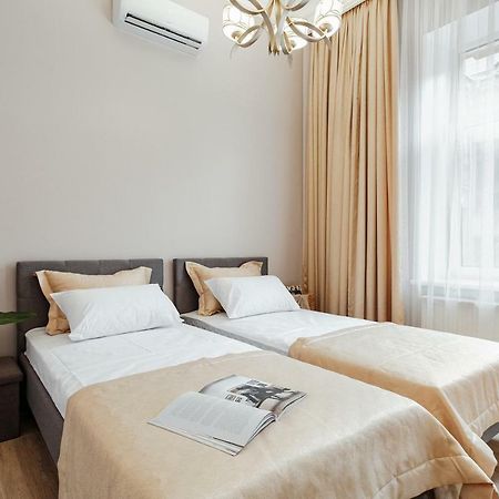 Central Barkar Apartments Odessa Buitenkant foto