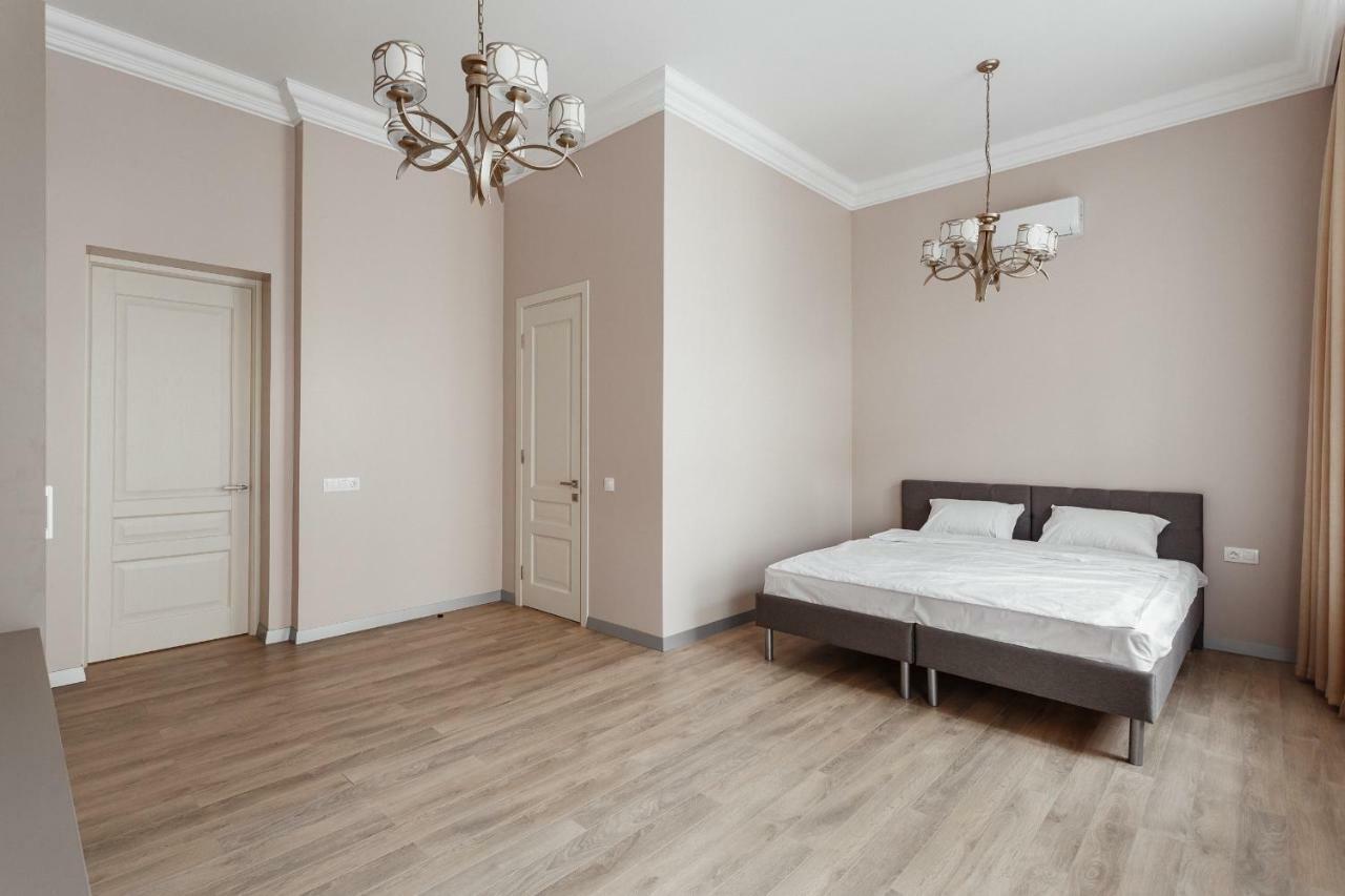 Central Barkar Apartments Odessa Buitenkant foto