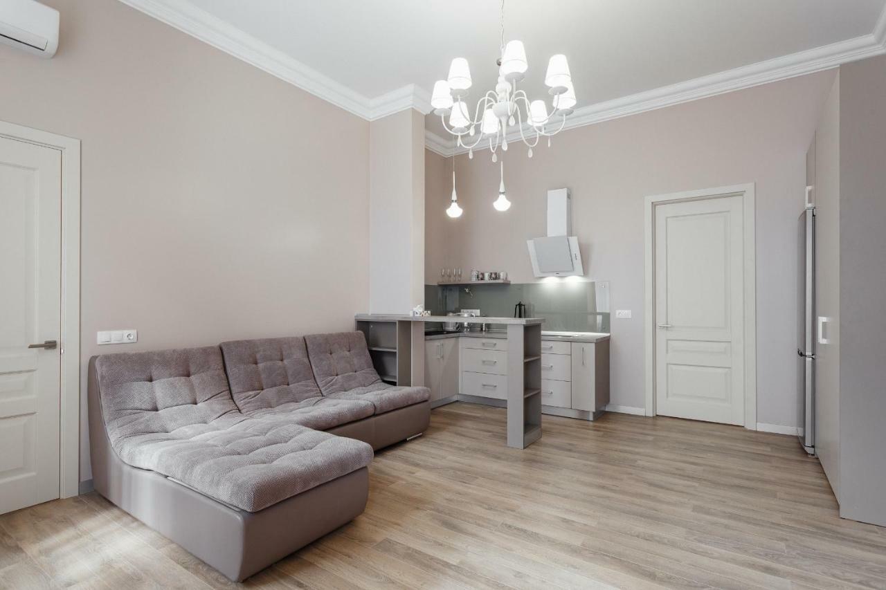 Central Barkar Apartments Odessa Buitenkant foto
